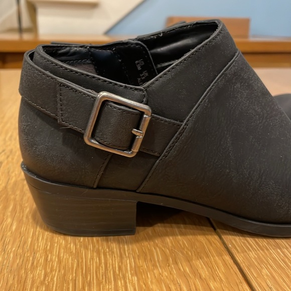 Life Stride Ankle Boot - Picture 4 of 8